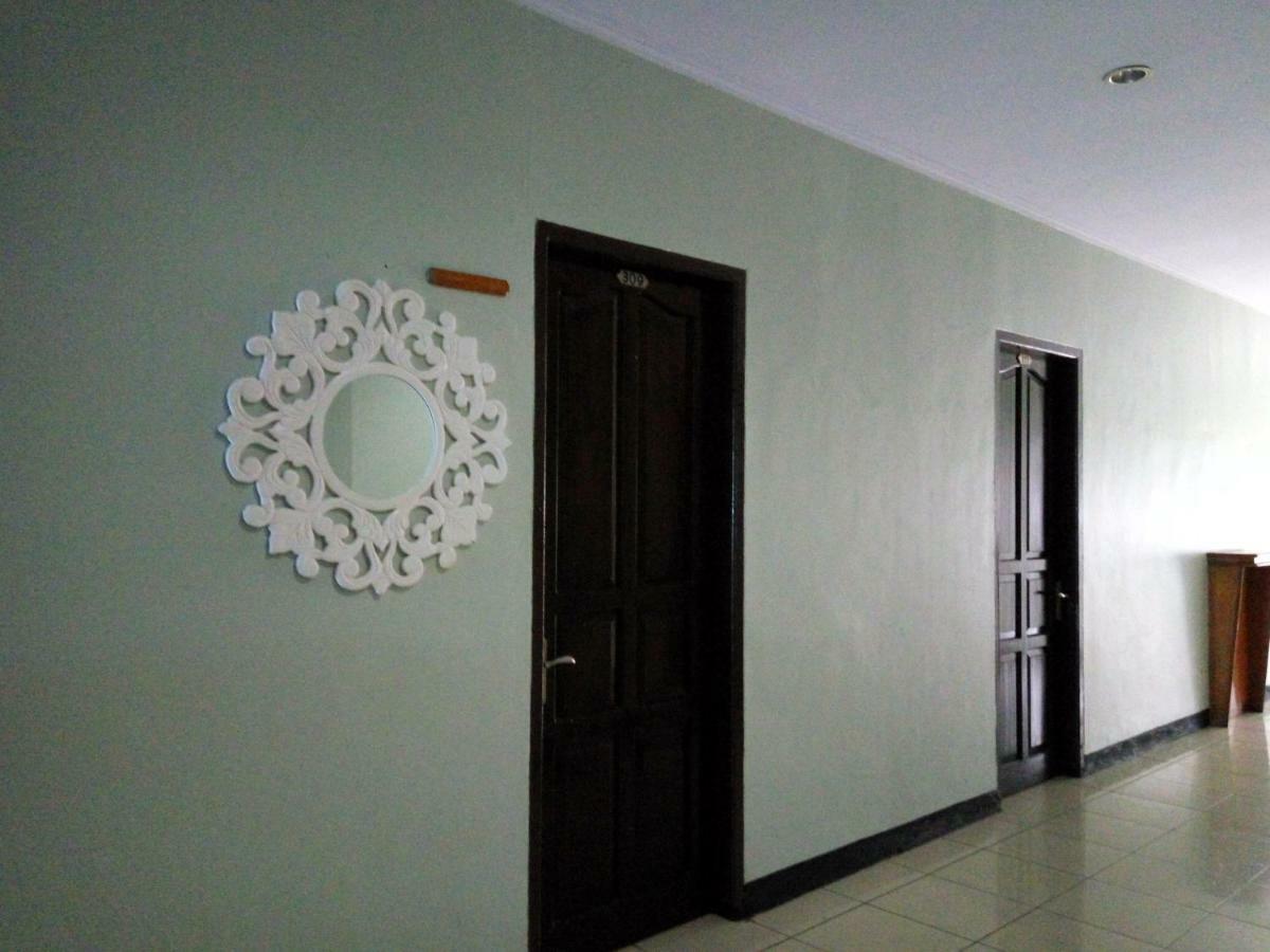 Reddoorz Syariah At Grand Taufiq Tarakan Esterno foto